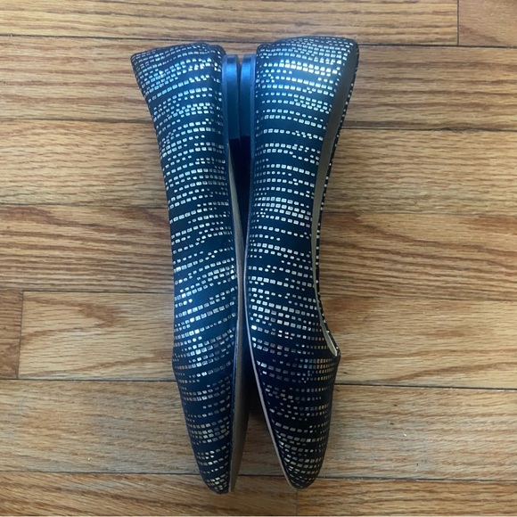 Trotter’s Signature Ballet Flat Black with Gold Accent Size 7.5W. - Picture 3 of 6